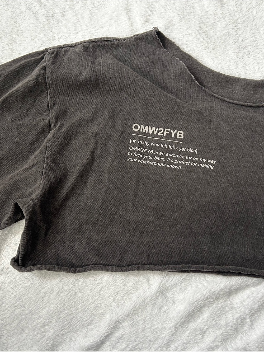 OMW2FYB Graphic Crop Tee in Charcoal